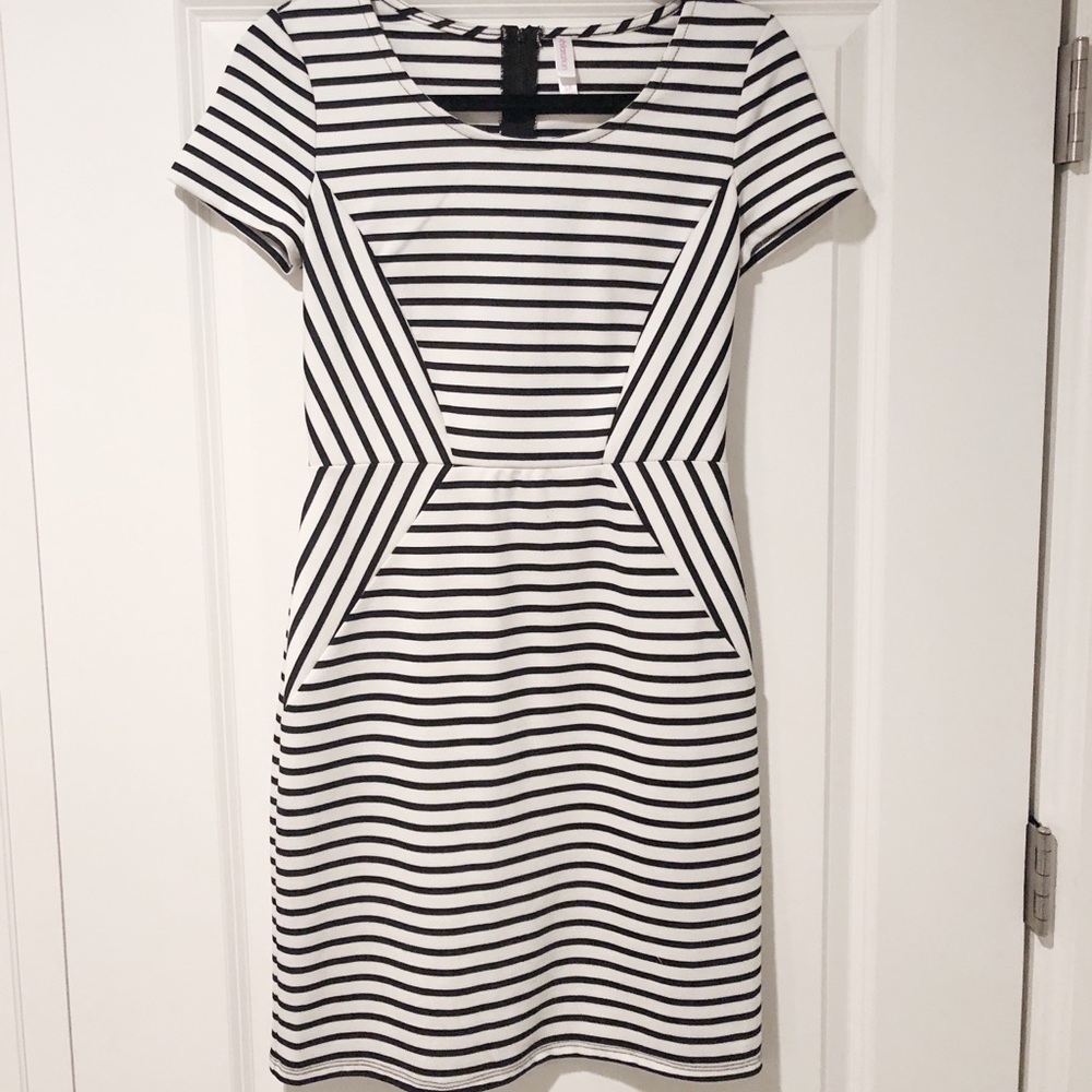 Xhiliration Striped Pencil Dress